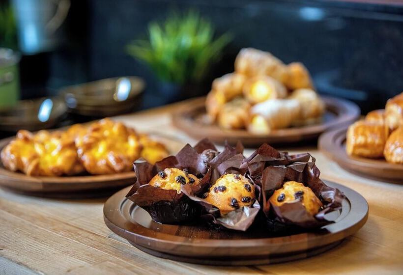 سوئیت ریاست جمهوری 2 خوابه, Sheraton Grand Doha Resort & Convention