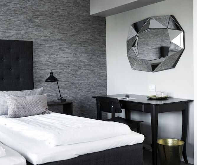 חדר סטנדרט, Skjalm Hvide