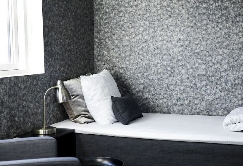 חדר סטנדרט יחיד, Skjalm Hvide