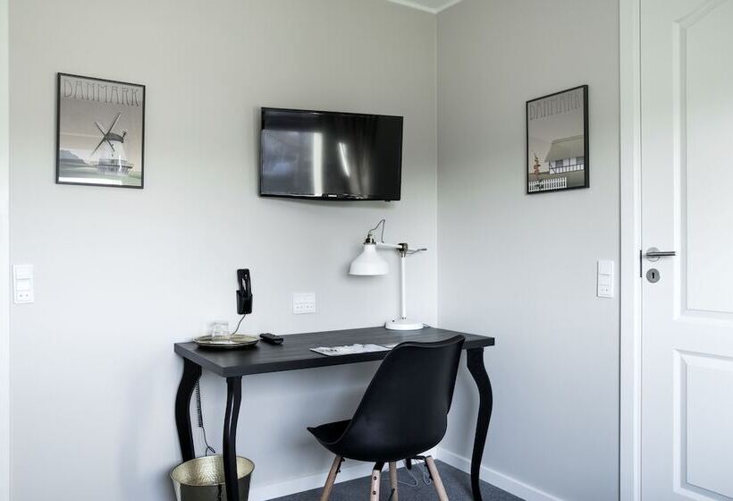 חדר סטנדרט יחיד, Skjalm Hvide