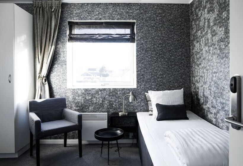 חדר סטנדרט יחיד, Skjalm Hvide