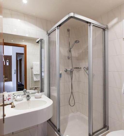 Habitación Estàndard Individual, Stadtkrug