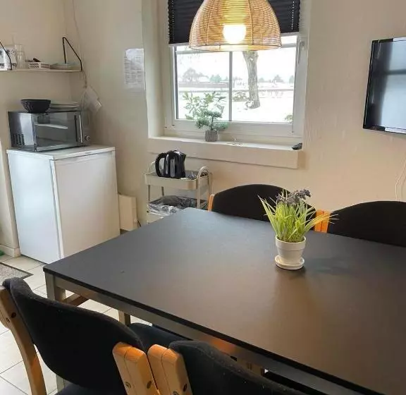 スタンダード4人部屋, Motel Viborg