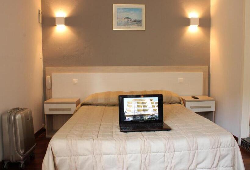 חדר אקונומי, Alexandra