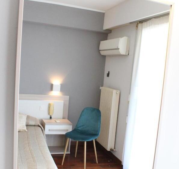 חדר סטנדרט, Alexandra