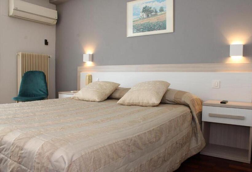 חדר סטנדרט, Alexandra