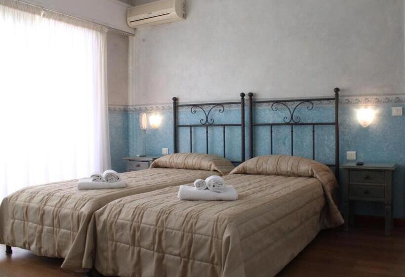 חדר סופריור, Alexandra