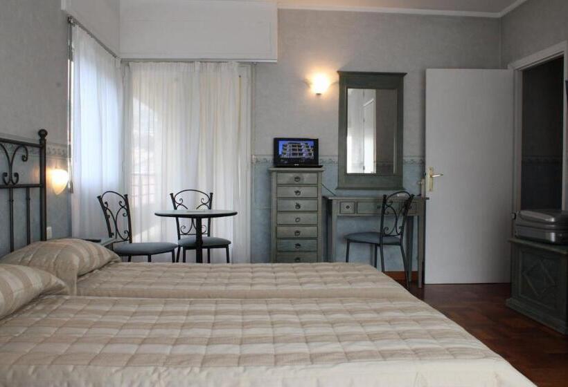 חדר סופריור, Alexandra