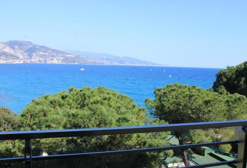 חדר סופריור, Alexandra