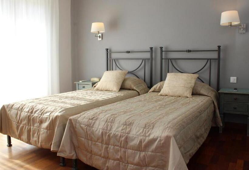 חדר סופריור, Alexandra