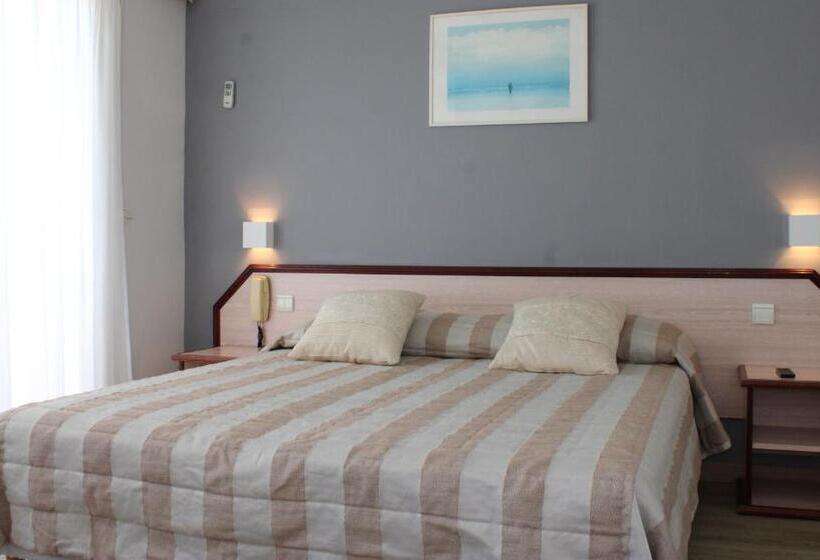 חדר סופריור, Alexandra