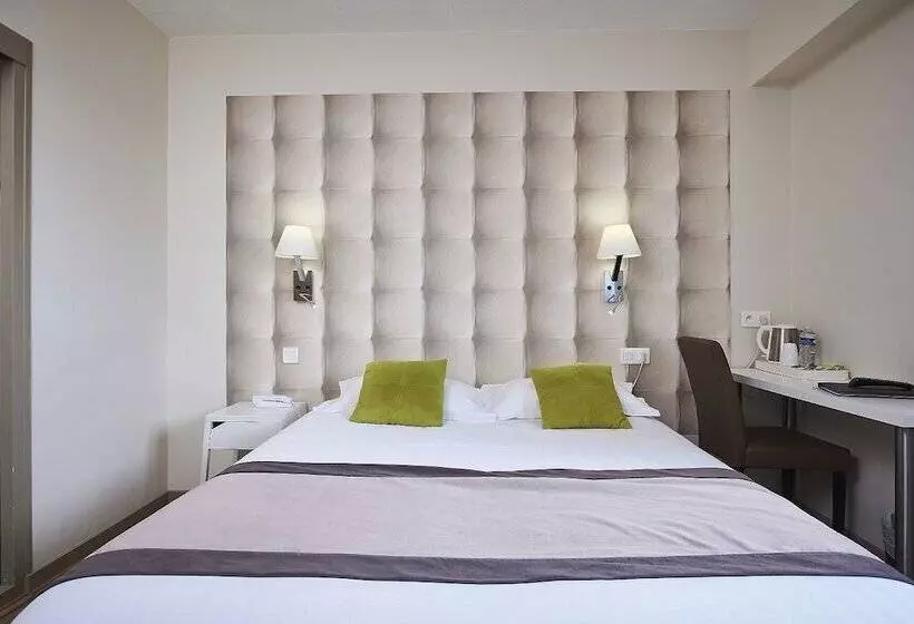 اتاق راحتی, Logis Hôtel De La Bruyere