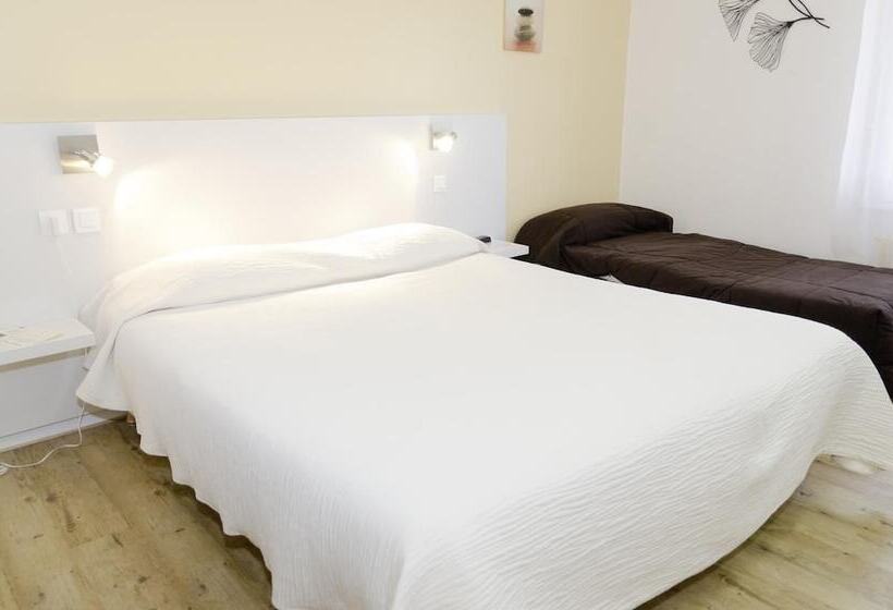 غرفة عائلية, Logis Hôtel De La Bruyere