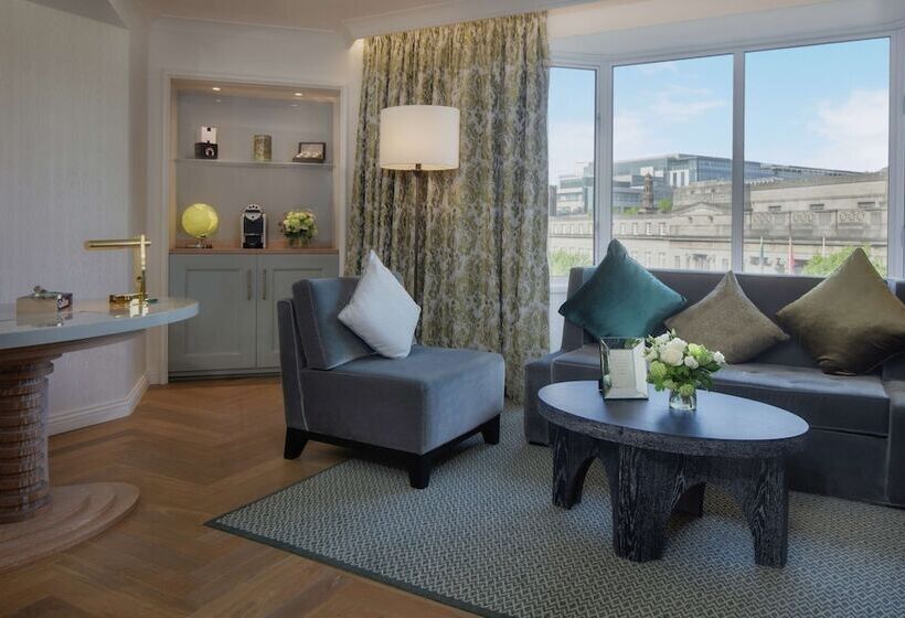 סוויטה, Conrad Dublin