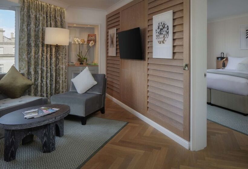 סוויטה, Conrad Dublin