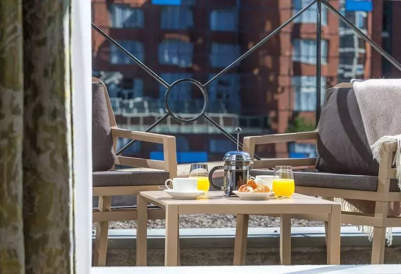 Quarto Premium com Varanda, Conrad Dublin