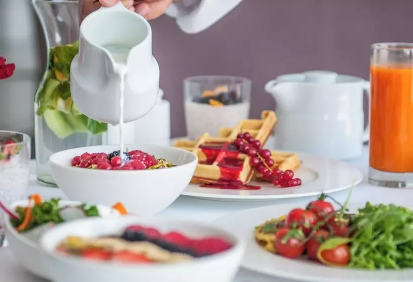 سوییت اجرایی, Hyatt Regency Dubai   Corniche