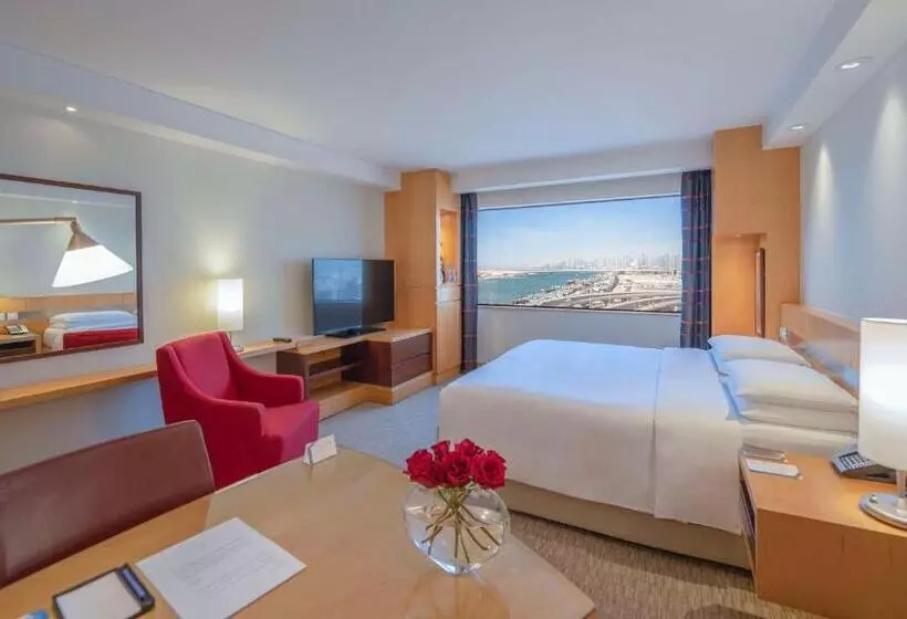 Club Room King Bed, Hyatt Regency Dubai   Corniche