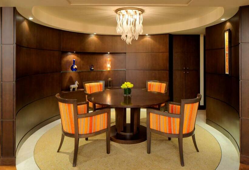 Президентский Люкс, Hyatt Regency Dubai Corniche