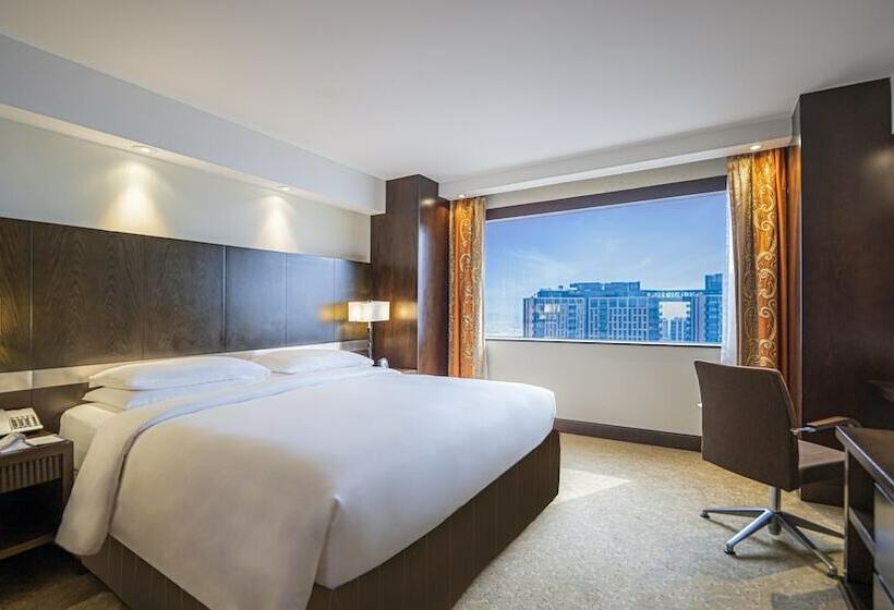 سوییت اجرایی, Hyatt Regency Dubai   Corniche
