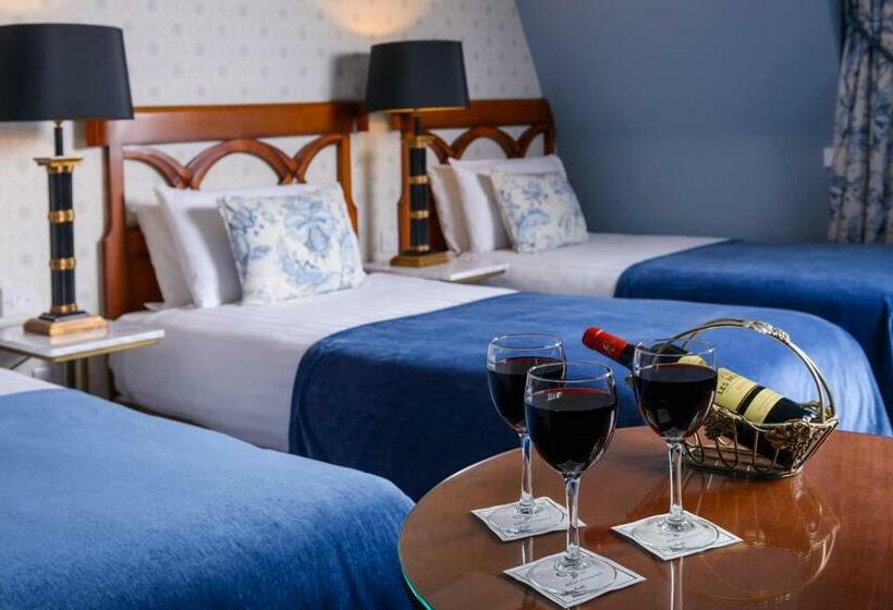 חדר סטנדרט לשלושה, Killarney Dromhall