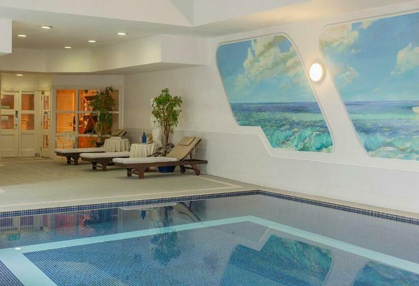 חדר סטנדרט לשלושה, Killarney Dromhall