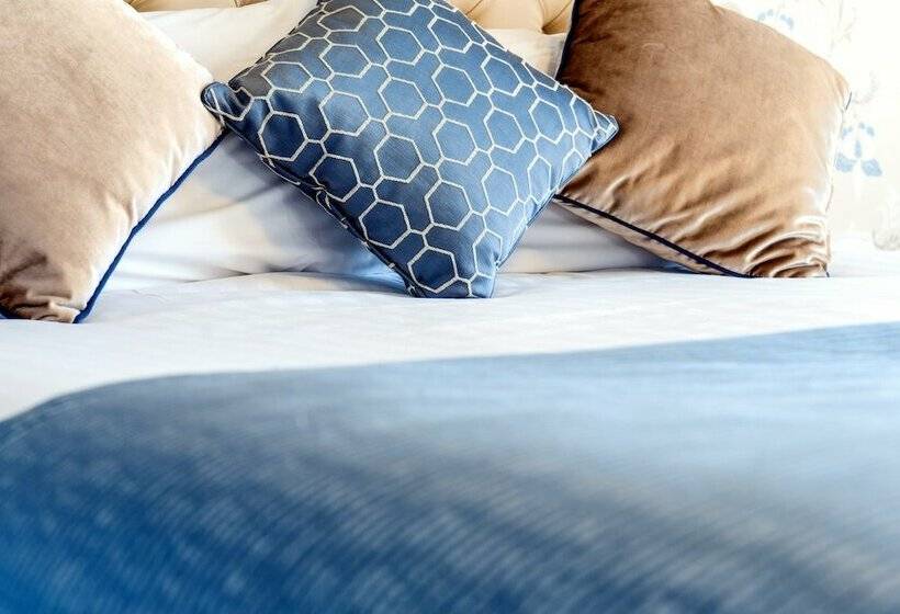 חדר סטנדרט לשלושה, Killarney Dromhall