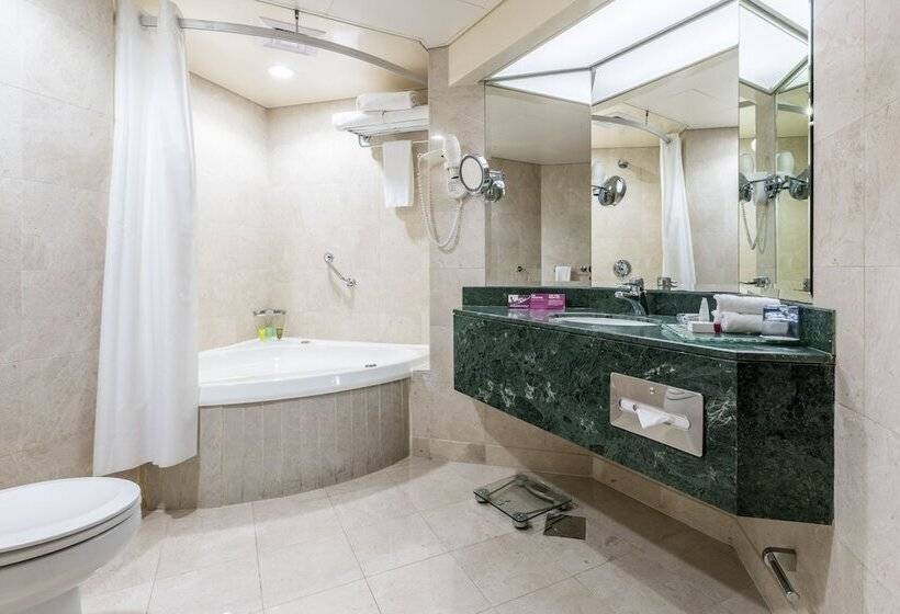 クラブルーム, Millennium Downtown Abu Dhabi