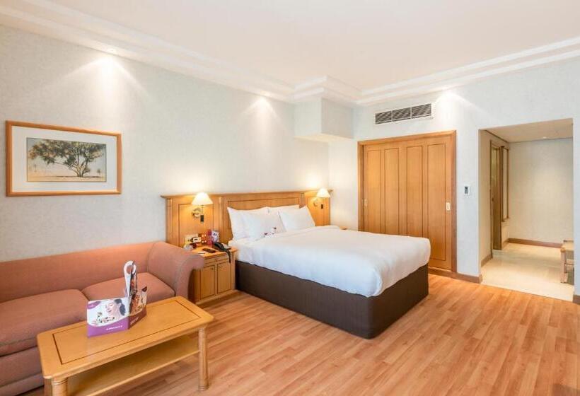 Номер Клуб, Millennium Downtown Abu Dhabi