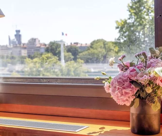 リバービュースーペリアールーム, Sofitel Lyon Bellecour