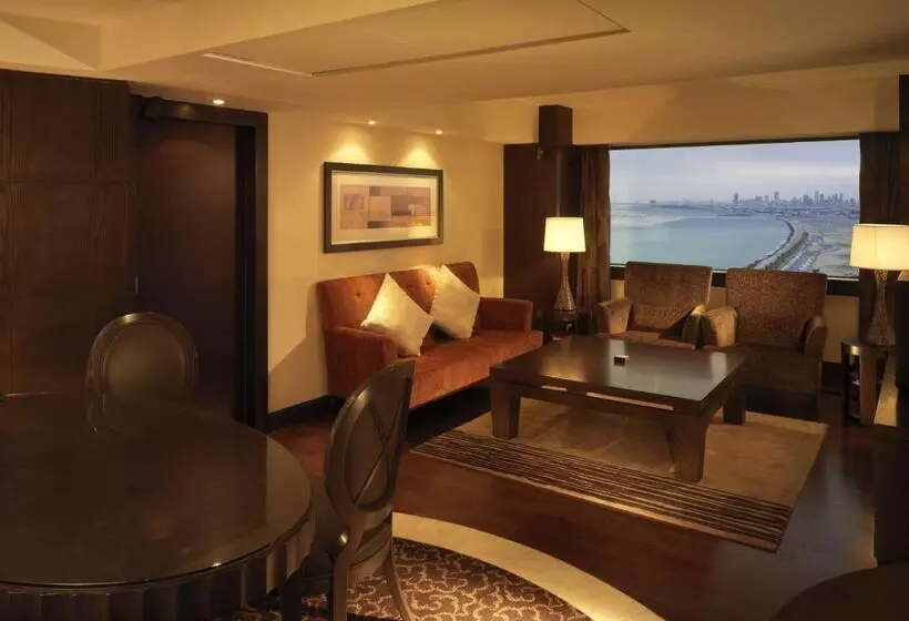 キングサイズベッドのスイートルーム, Hyatt Regency Dubai   Corniche