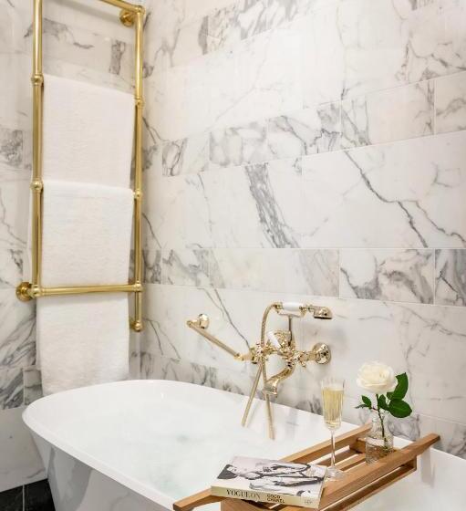 스위트 킹사이즈 침대, The Westbury