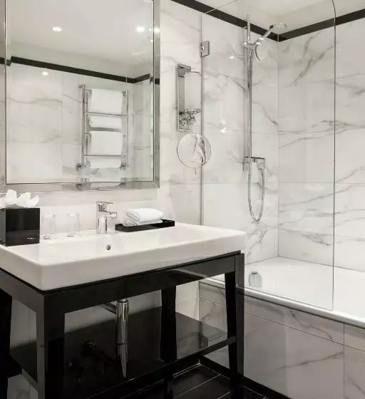 デラックストリプルルーム, Castille Paris – Starhotels Collezione
