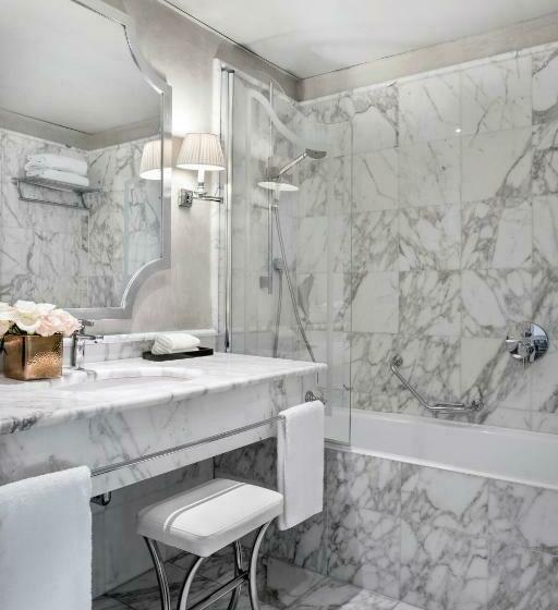 デラックストリプルルーム, Castille Paris – Starhotels Collezione