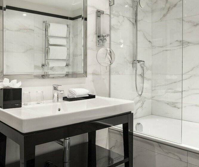 デラックストリプルルーム, Castille Paris – Starhotels Collezione