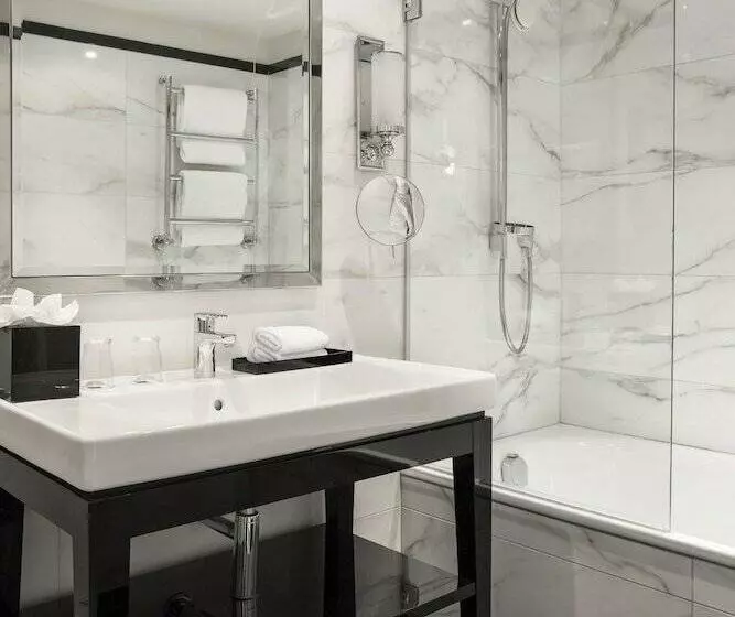 デラックストリプルルーム, Castille Paris – Starhotels Collezione