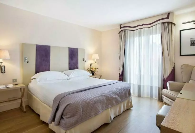 デラックスルーム, Castille Paris – Starhotels Collezione