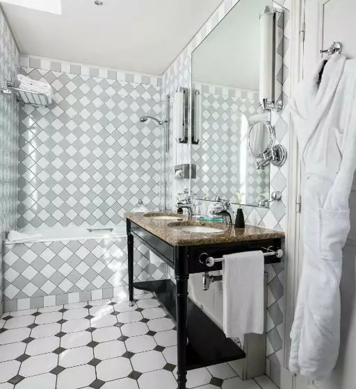 ジュニアスイート, Castille Paris – Starhotels Collezione