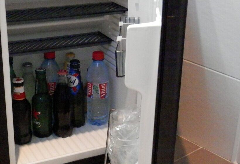 غرفة قياسية ثلاثية, Bristol Logis Cit Hotel Périgueux Centre