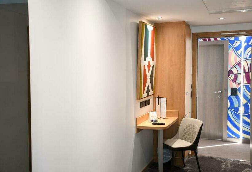 Superior Room, Aida Opera