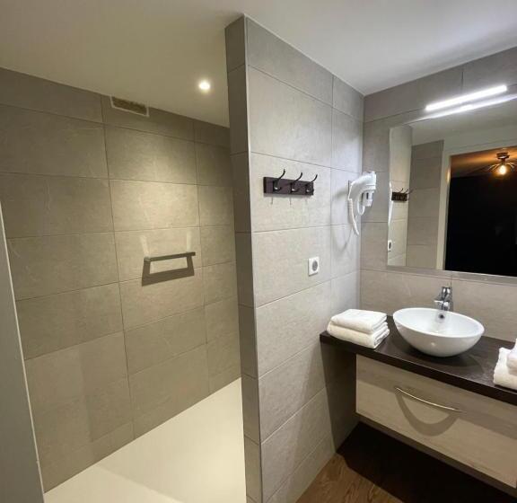 جناح جونيور مزوَّد بتراس, Auberge De La Caillère