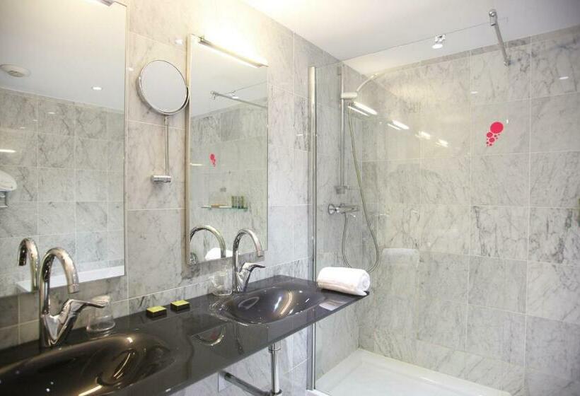 اتاق لوکس با چشمانداز دریا, Balanea