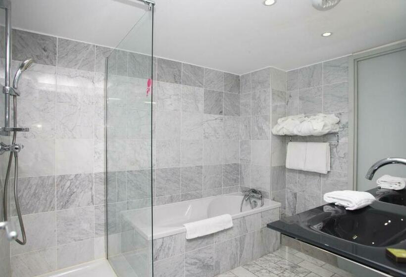 اتاق لوکس با چشمانداز دریا, Balanea