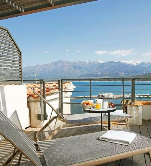 اتاق استاندارد با تراس و چشمانداز دریا, Balanea