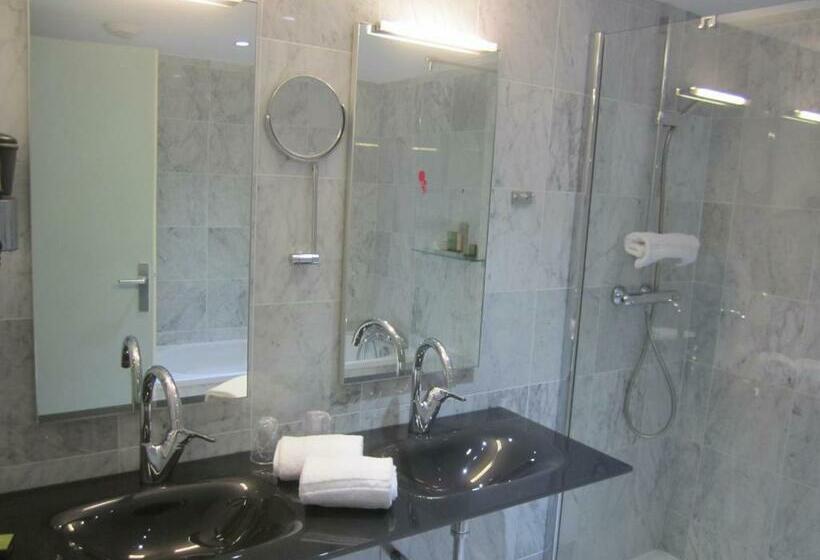 اتاق استاندارد با تراس و چشمانداز دریا, Balanea