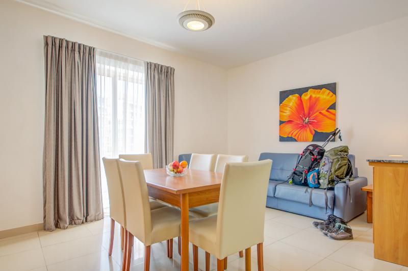 标准三人间, Breiz Armor