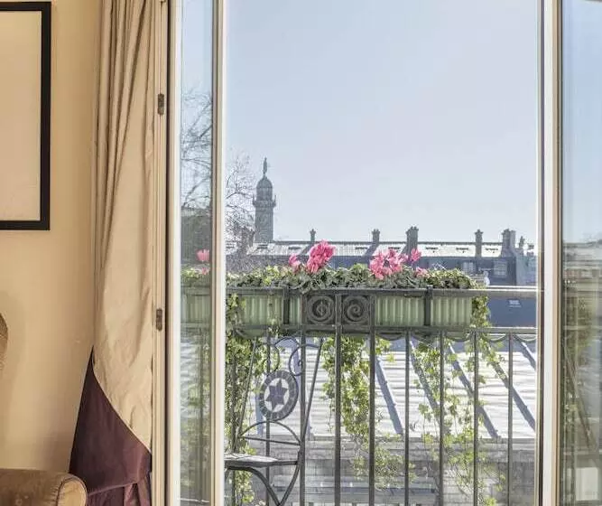 バルコニー付きデラックスルーム, Castille Paris – Starhotels Collezione