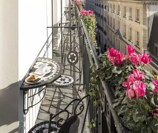 バルコニー付きデラックスルーム, Castille Paris – Starhotels Collezione