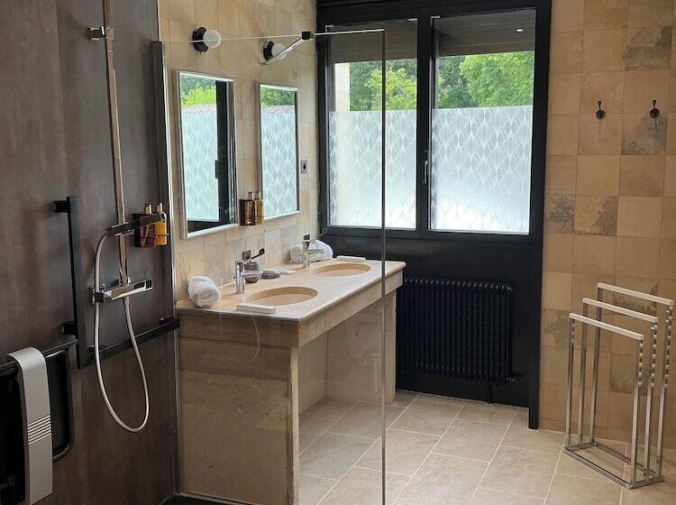 Standard Room, Chateau Camiac