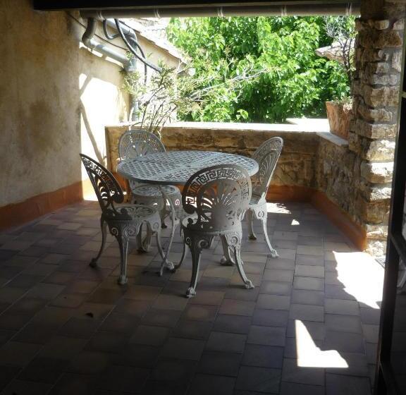 غرفة عائلية, Château D Arpaillargues   Teritoria